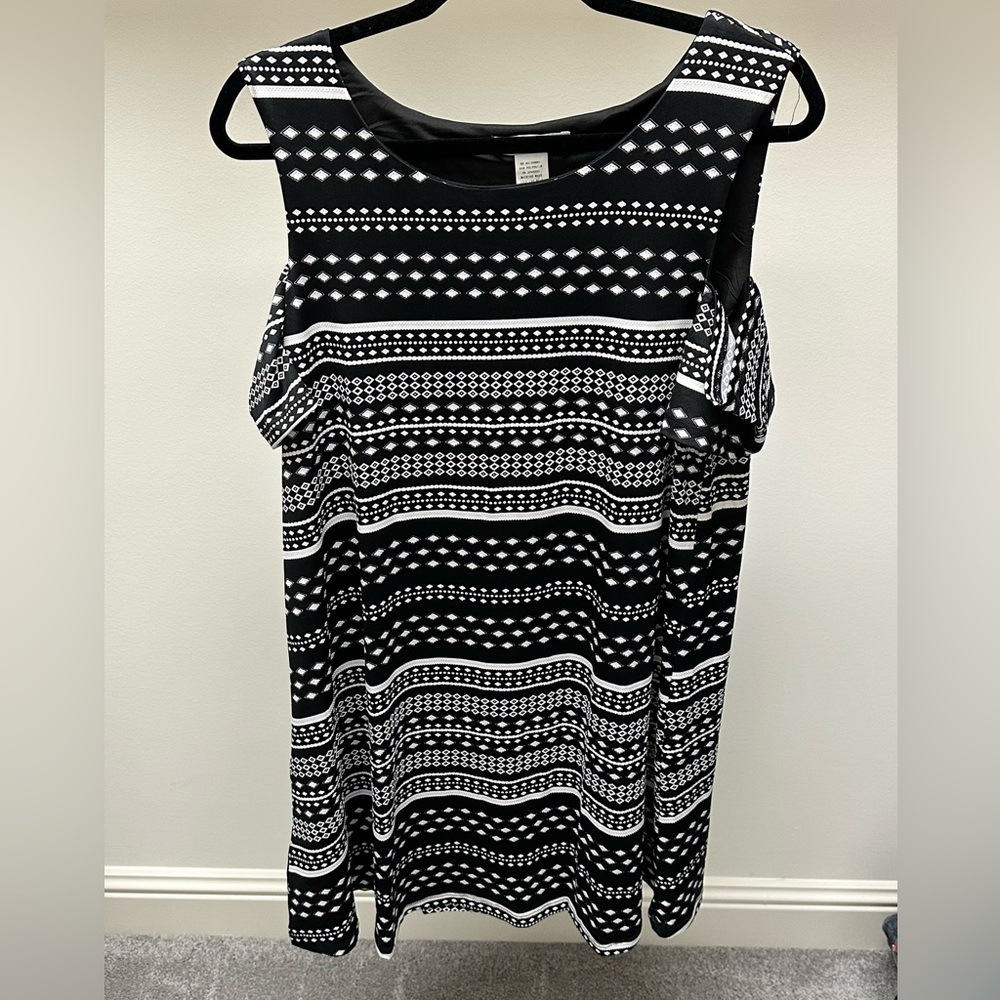 NWT black and white dress